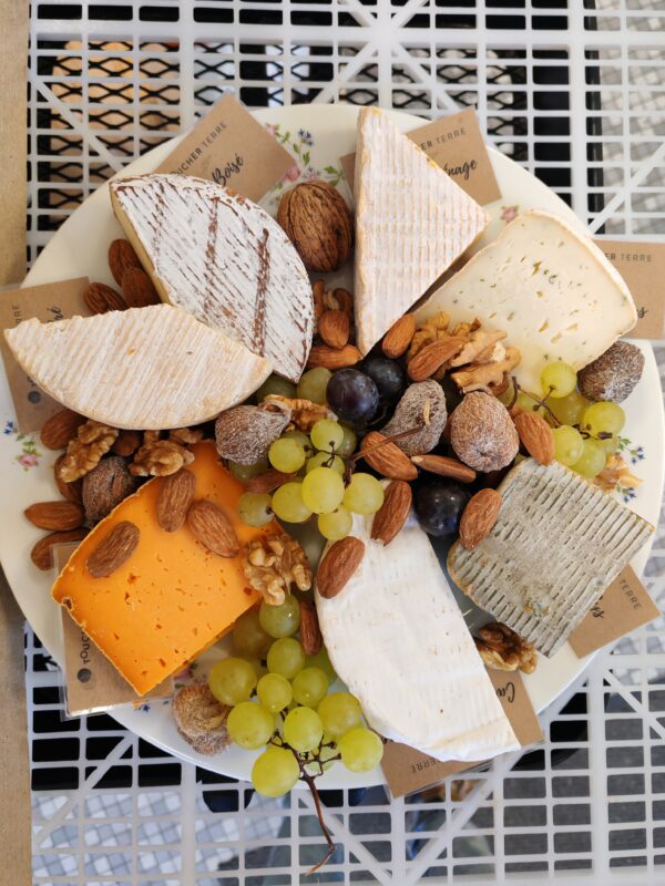 Plateau de Fromages Locaux pour 6 à 8 personnes